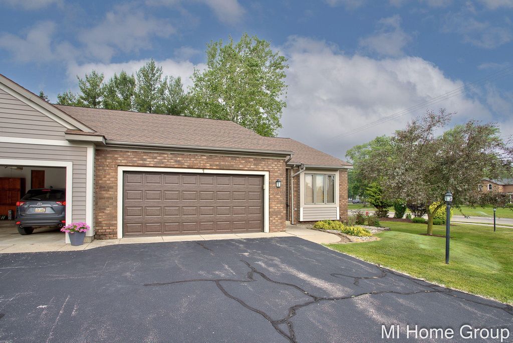 500 W Main Avenue 1, Zeeland, MI 49464