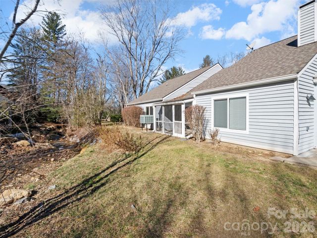 102 Llama Way, Black Mountain, NC 28711