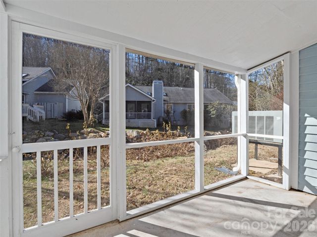 102 Llama Way, Black Mountain, NC 28711