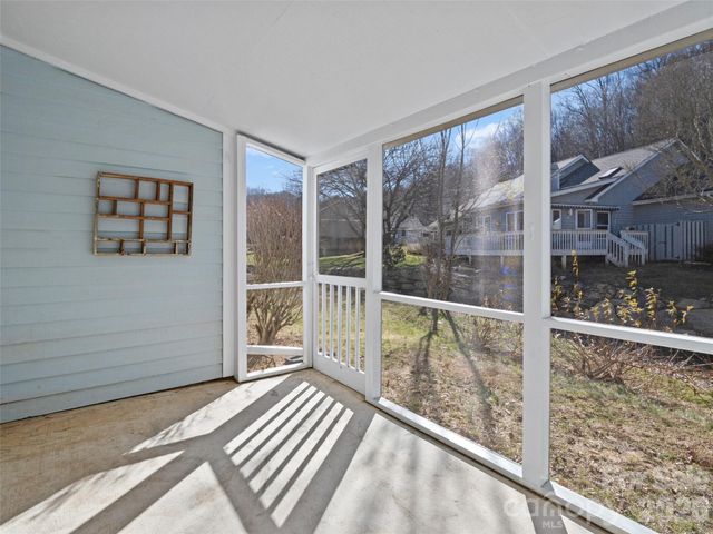 102 Llama Way, Black Mountain, NC 28711