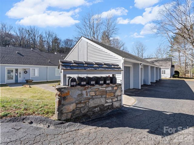 102 Llama Way, Black Mountain, NC 28711