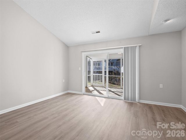 102 Llama Way, Black Mountain, NC 28711