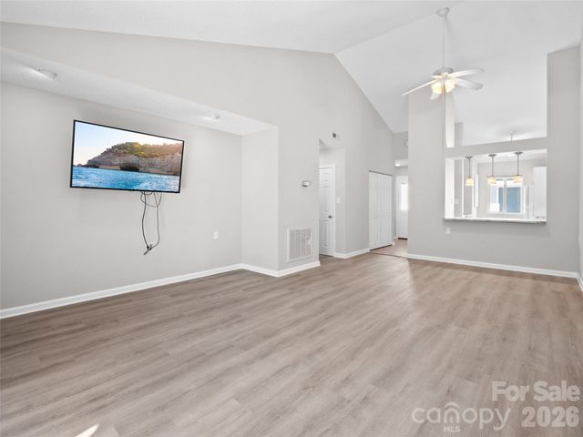 102 Llama Way, Black Mountain, NC 28711