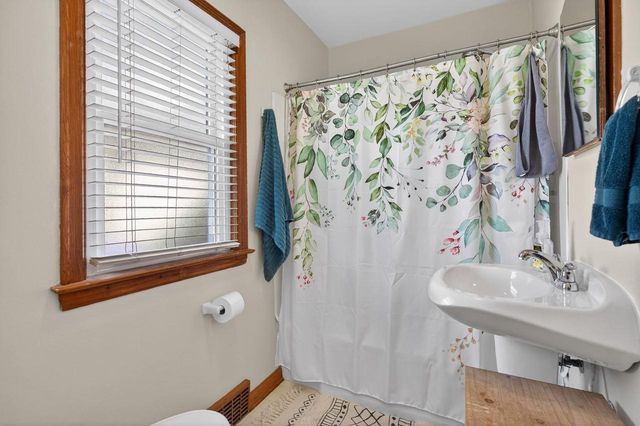106 W PARKWAY BOULEVARD, Appleton, WI 54911