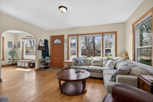 106 W PARKWAY BOULEVARD, Appleton, WI 54911