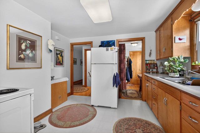 106 W PARKWAY BOULEVARD, Appleton, WI 54911