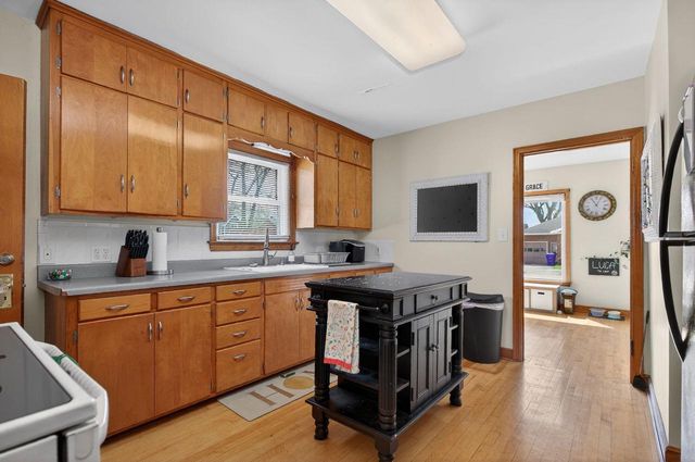 106 W PARKWAY BOULEVARD, Appleton, WI 54911