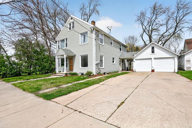 106 W PARKWAY BOULEVARD, Appleton, WI 54911