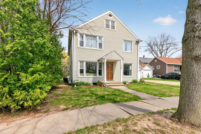106 W PARKWAY BOULEVARD, Appleton, WI 54911