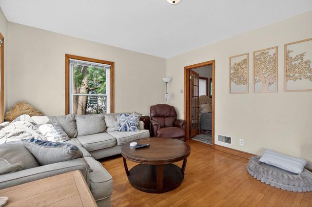 106 W PARKWAY BOULEVARD, Appleton, WI 54911