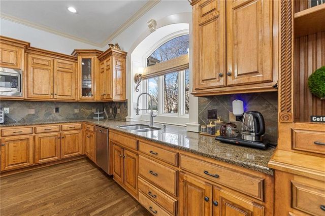 14813 Rosewood Drive, Leawood, KS 66224