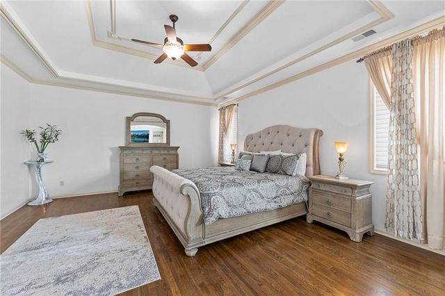 14813 Rosewood Drive, Leawood, KS 66224