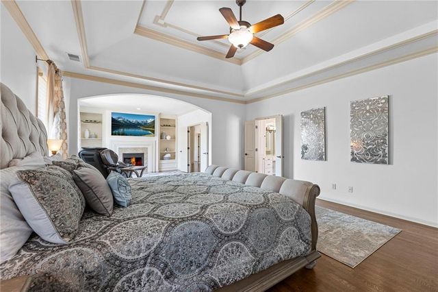 14813 Rosewood Drive, Leawood, KS 66224