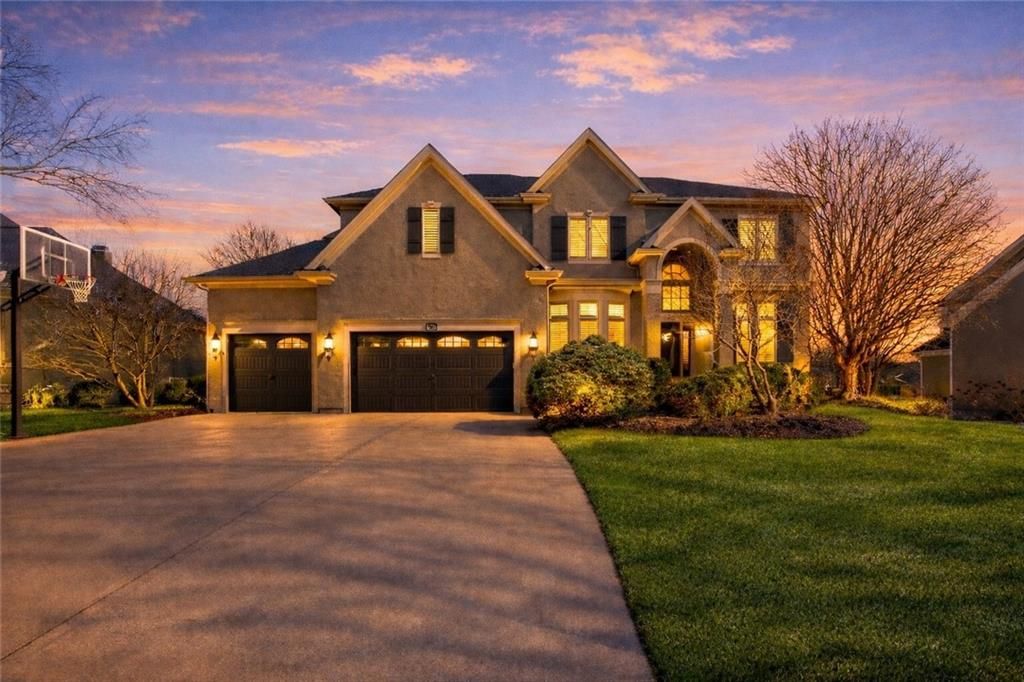 14813 Rosewood Drive, Leawood, KS 66224