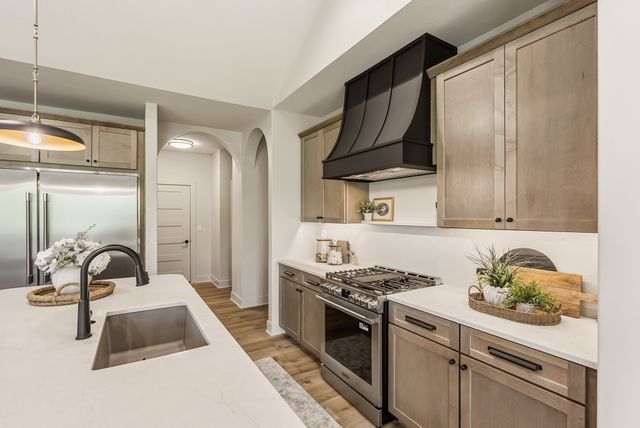 16511 Ironwood Lane, Urbandale, IA 50263