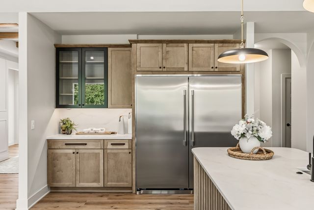 16511 Ironwood Lane, Urbandale, IA 50263