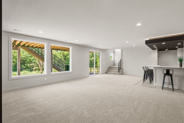 16511 Ironwood Lane, Urbandale, IA 50263