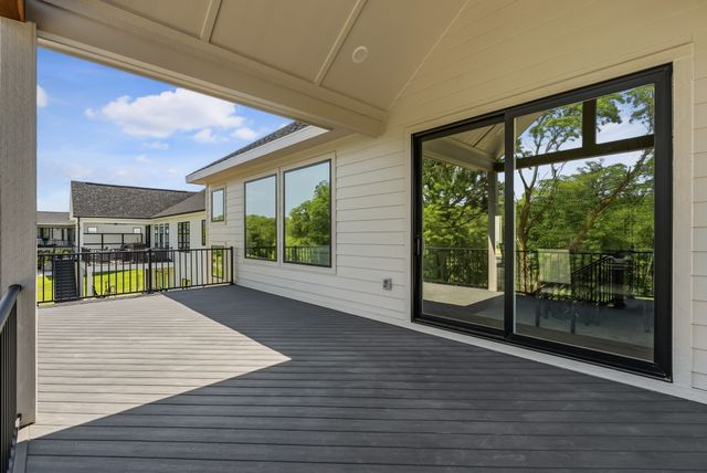 16511 Ironwood Lane, Urbandale, IA 50263