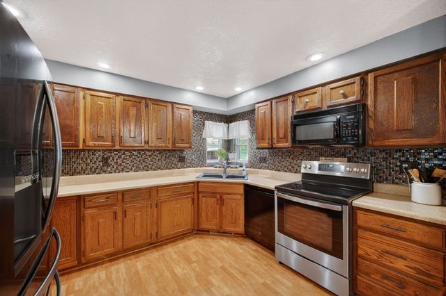 208 W Station Street, Baxter, IA 50028