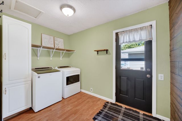 208 W Station Street, Baxter, IA 50028