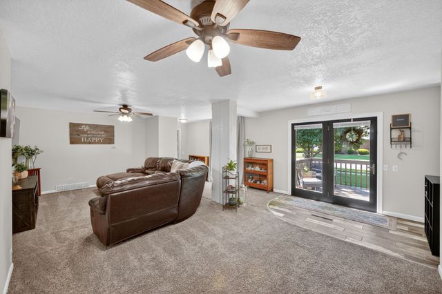 208 W Station Street, Baxter, IA 50028