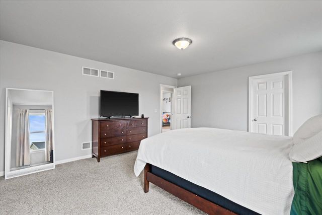 W204N16353 Jackson DRIVE, Jackson, WI 53037