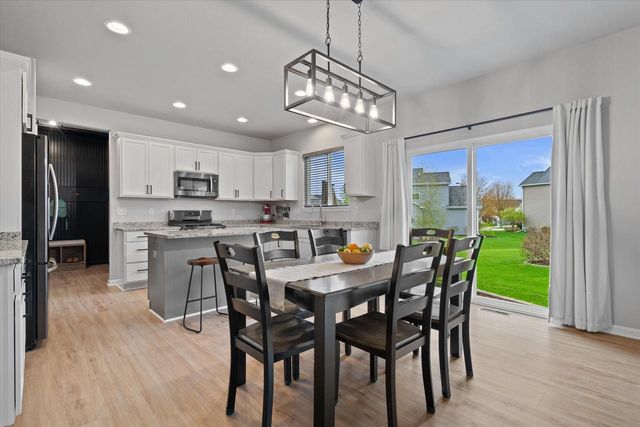 W204N16353 Jackson DRIVE, Jackson, WI 53037