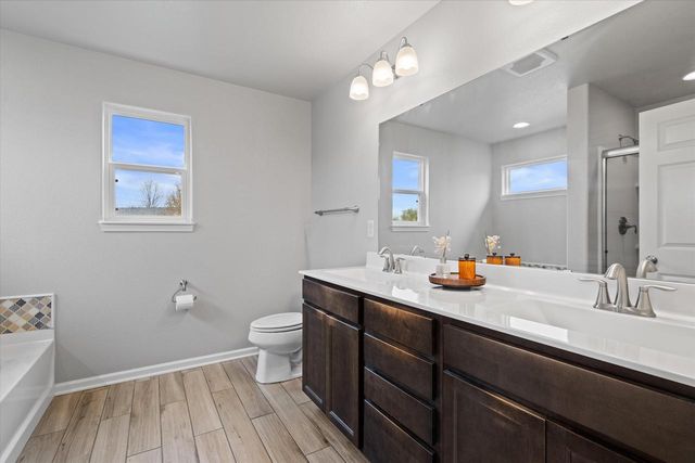 W204N16353 Jackson DRIVE, Jackson, WI 53037