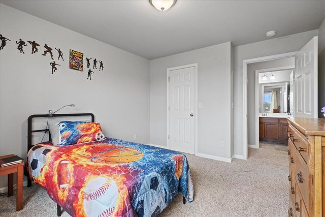 W204N16353 Jackson DRIVE, Jackson, WI 53037