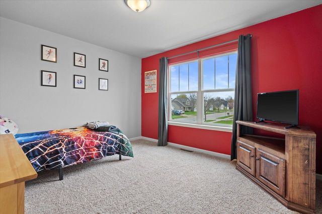 W204N16353 Jackson DRIVE, Jackson, WI 53037