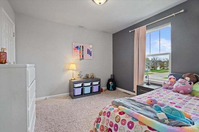 W204N16353 Jackson DRIVE, Jackson, WI 53037