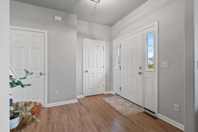 W204N16353 Jackson DRIVE, Jackson, WI 53037