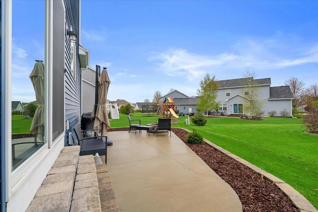 W204N16353 Jackson DRIVE, Jackson, WI 53037