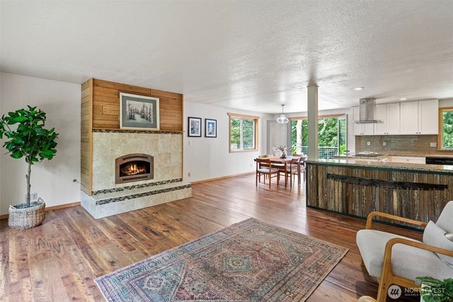 19545 Park Boulevard NE, Suquamish, WA 98392