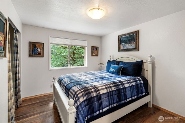 19545 Park Boulevard NE, Suquamish, WA 98392