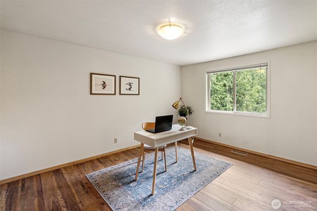 19545 Park Boulevard NE, Suquamish, WA 98392