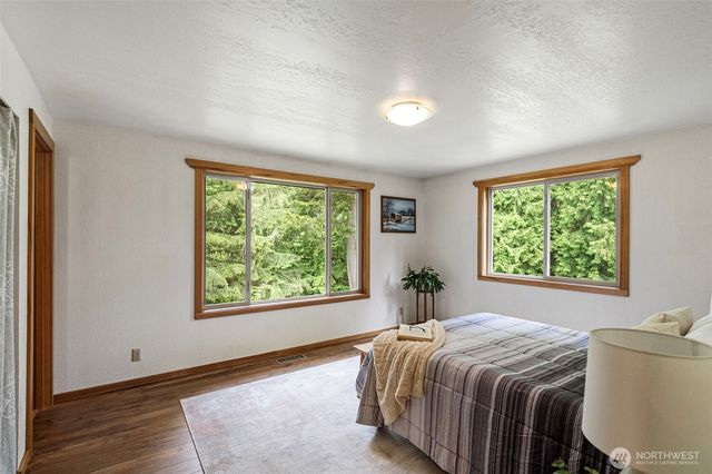 19545 Park Boulevard NE, Suquamish, WA 98392