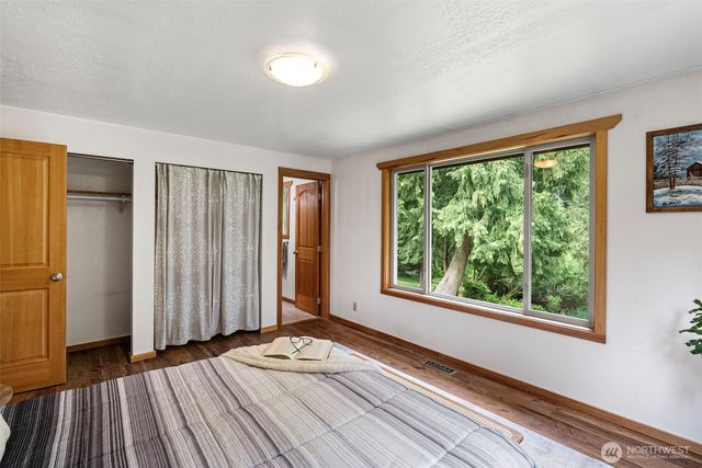 19545 Park Boulevard NE, Suquamish, WA 98392