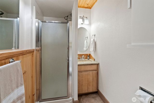 19545 Park Boulevard NE, Suquamish, WA 98392