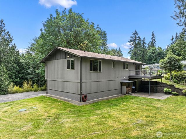19545 Park Boulevard NE, Suquamish, WA 98392