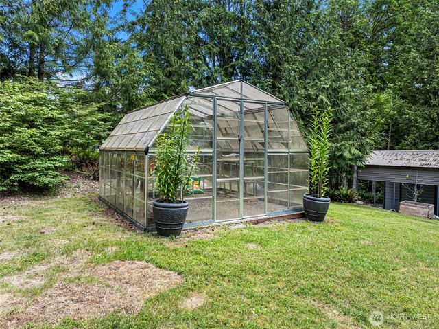 19545 Park Boulevard NE, Suquamish, WA 98392