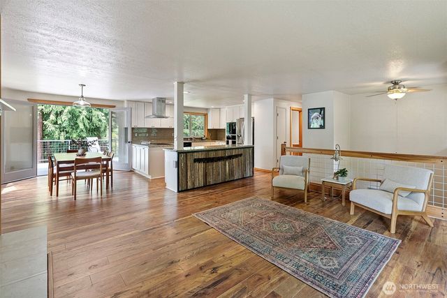 19545 Park Boulevard NE, Suquamish, WA 98392