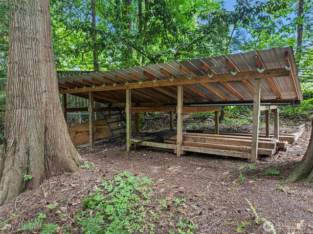 19545 Park Boulevard NE, Suquamish, WA 98392