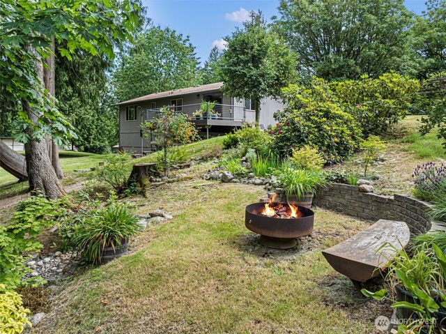 19545 Park Boulevard NE, Suquamish, WA 98392