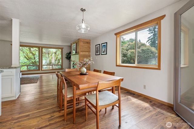 19545 Park Boulevard NE, Suquamish, WA 98392