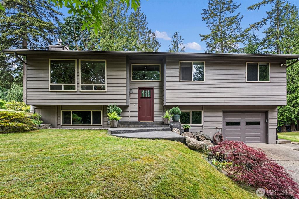19545 Park Boulevard NE, Suquamish, WA 98392