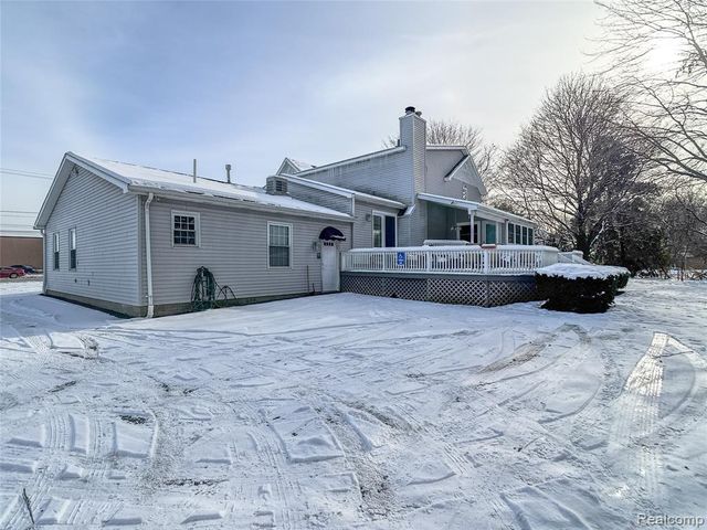 2052 S Dye Road, Flint, MI 48532