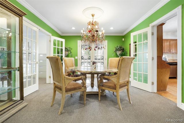 2052 S Dye Road, Flint, MI 48532