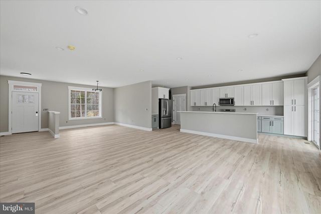 831 AVANTI DR., Bunker Hill, WV 25413