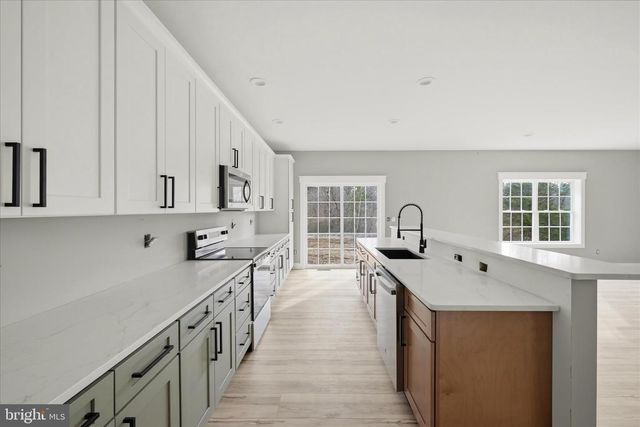 831 AVANTI DR., Bunker Hill, WV 25413